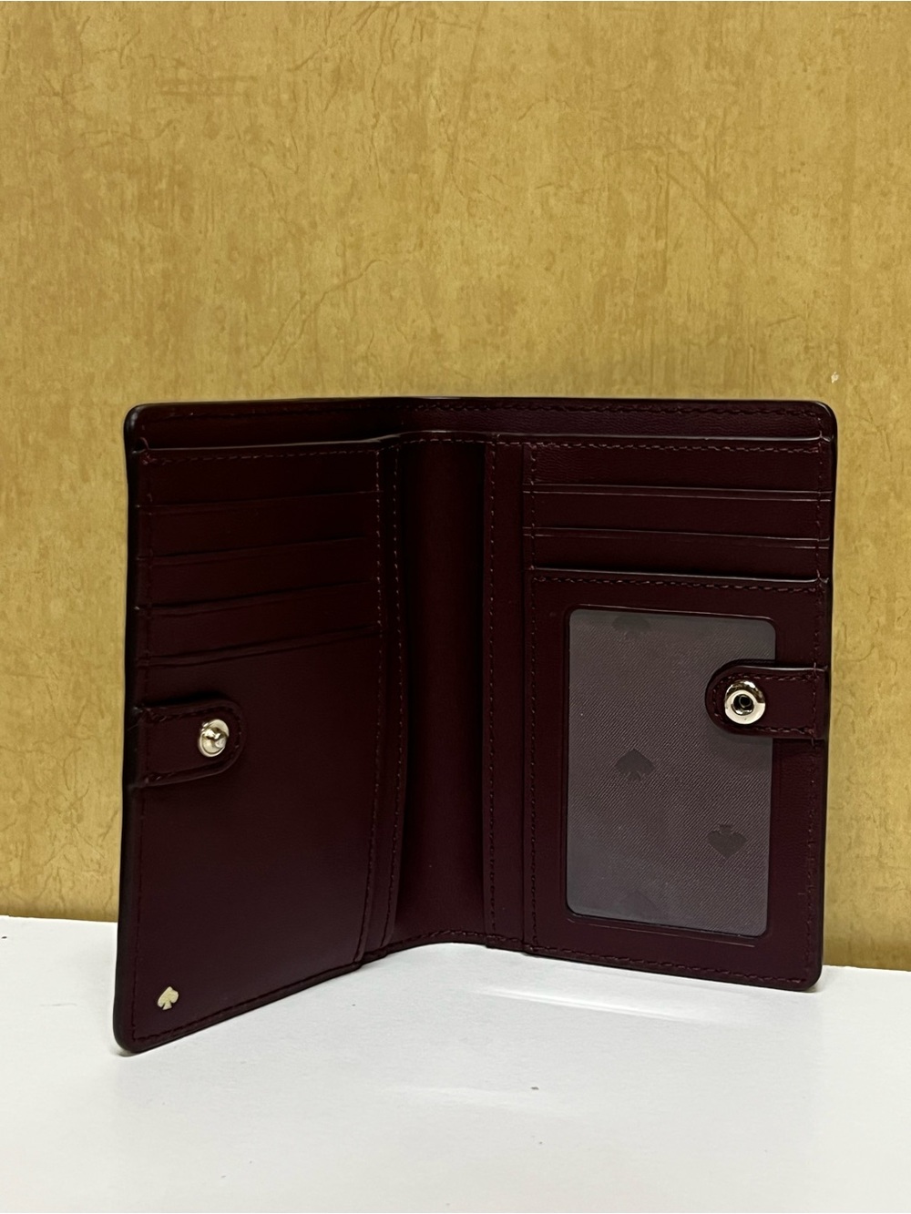 Kate Spade Jeanne Medium Slim Billfold Wallet in Cherrywood Pebbled leather. - Picture 8 of 12